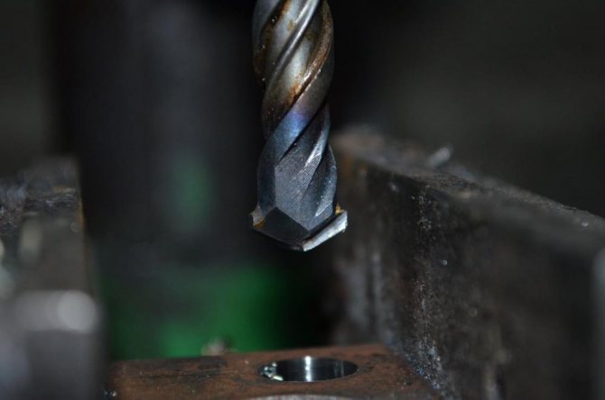 Как просверлить твердую сталь? - полезные советы о сварке металлов и металлообработке.