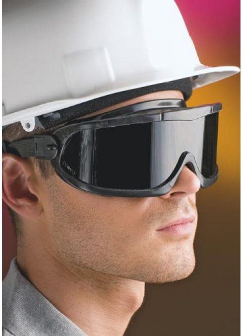 Выбираем лучшие строительные защитные очки и экраны в 2022 году