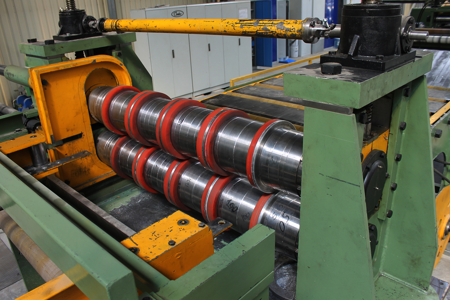 Компания бора производит линии продольной и поперечной резки рулонного металла, оборудование для продольно поперечного роспуска металла.