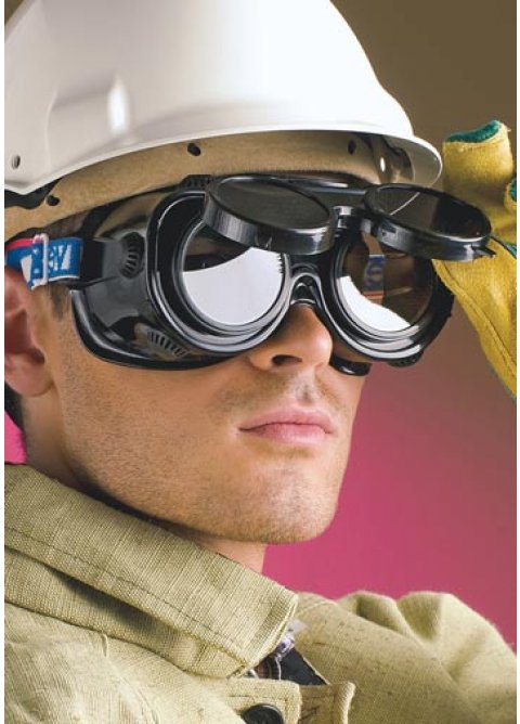 При резке плазмой есть риск повреждения глаз оператора Во избежание этого используют очки для плазменной резки Далее будут рассмотрены некоторые из них