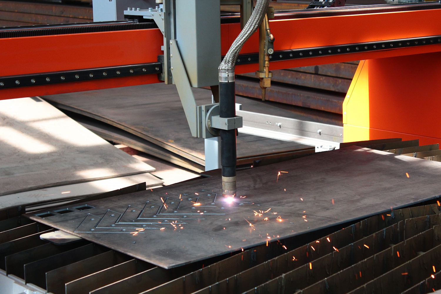 Компания бора производит линии продольной и поперечной резки рулонного металла, оборудование для продольно поперечного роспуска металла.